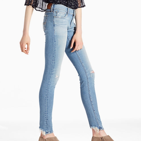 Lucky Brand Charlie Skinny Distressed 